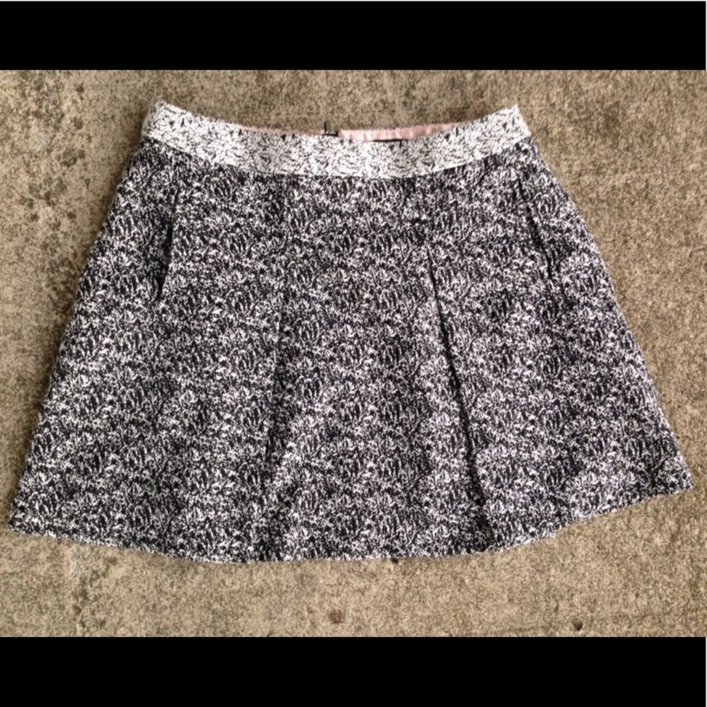 NWT Banana Republic pleat & flare skirt. Sz 8